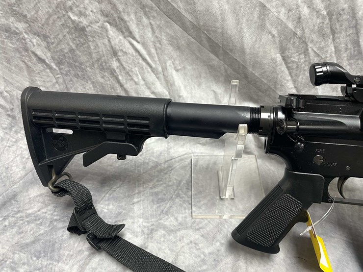 #10804-•-bushmaster-xm15-e2s,-556-nato-semi-auto-rifle,-sn:-bfit007439-image-3