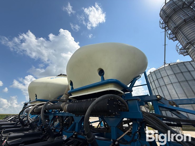 2013-kinze-3600-image-17