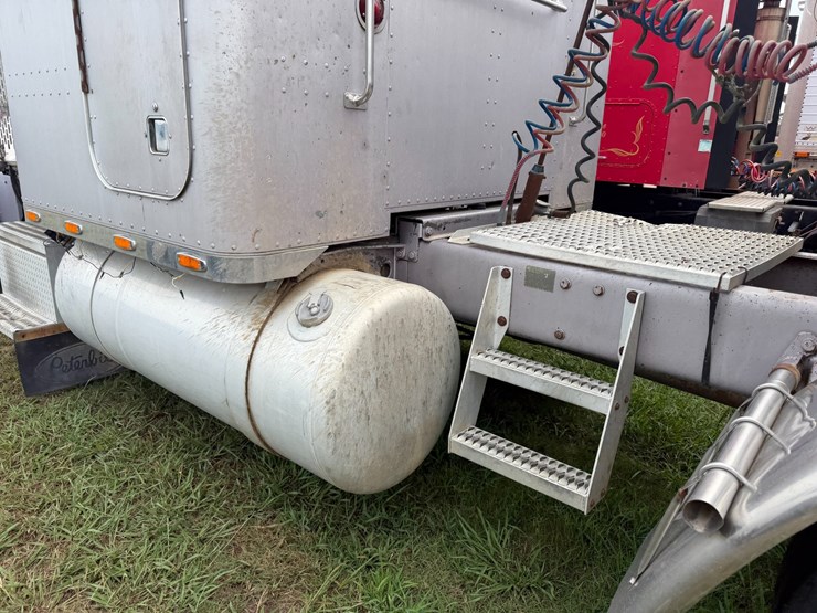 1989-peterbilt-379-image-28
