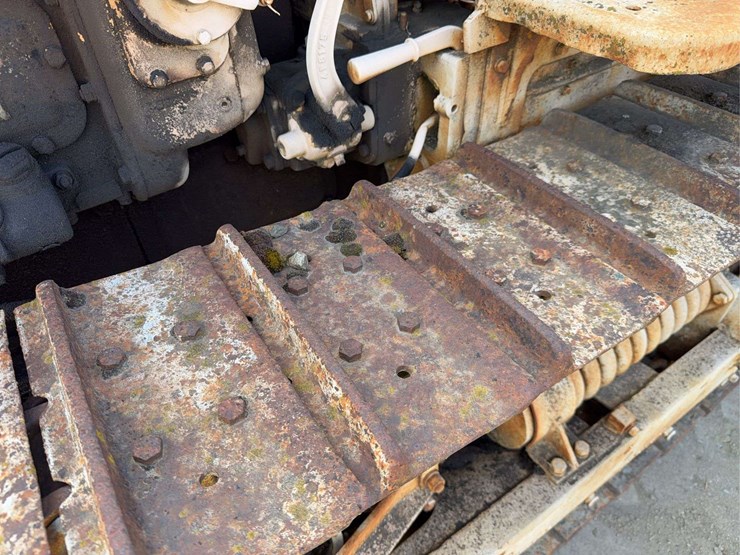 caterpillar-d2-image-13