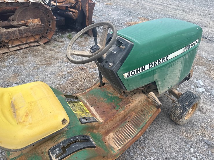 john-deere-130-image-9