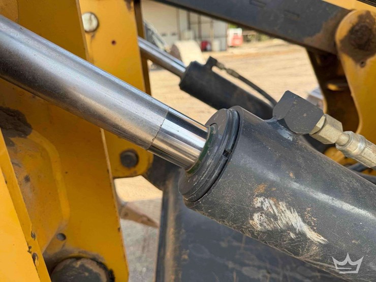 2020-deere-700k-xlt-image-35
