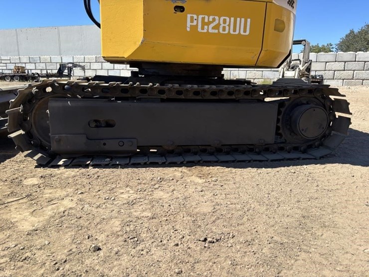 komatsu-pc28uu-image-16