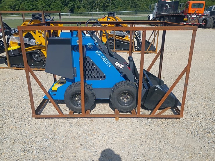 #l66-010-•-2026-agt-mx-mrw14-mini-skid-steer-image-1