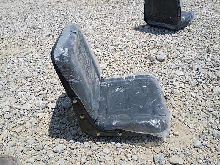 #l63-024-•-mini-equipment-seat-image-4