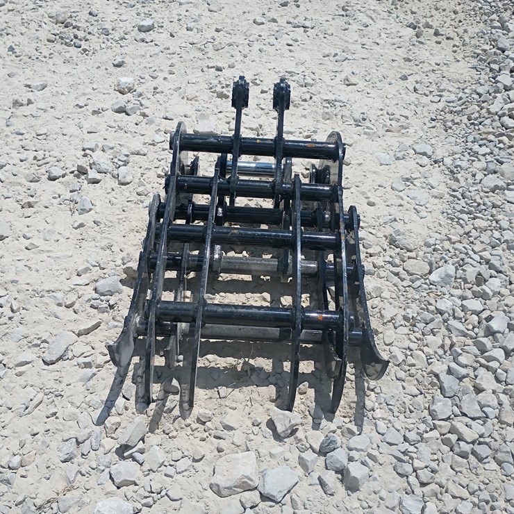 #L63-044 • Grabber Mini Excavator Attachment