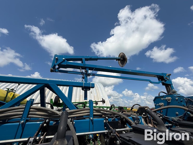 2013-kinze-3600-image-11