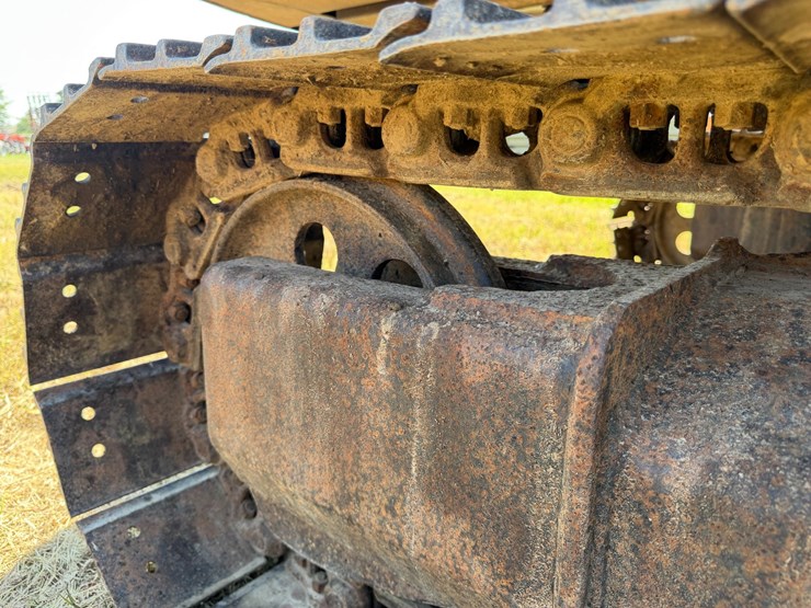 caterpillar-307-image-23