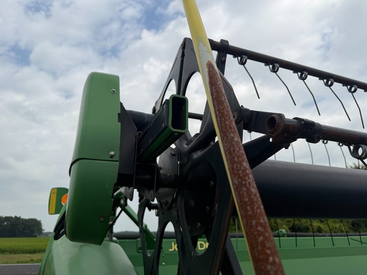 2015-john-deere-630d-image-47