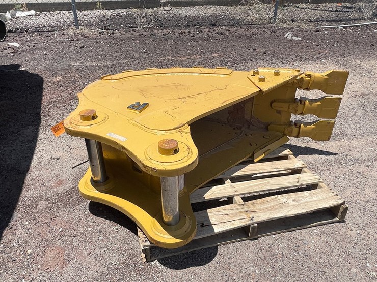 #2204-•-excavator-bucket-image-11