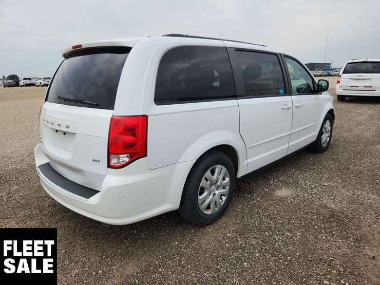 2016-dodge-grand-caravan-image-4