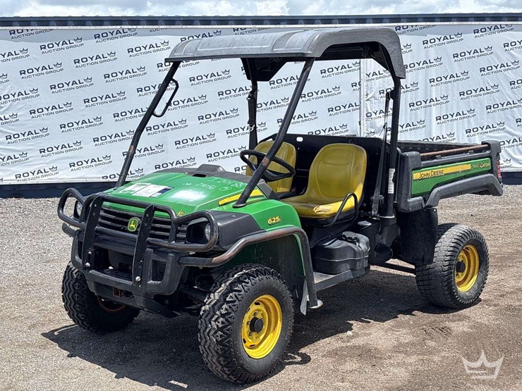 2013-john-deere-gator-image-1