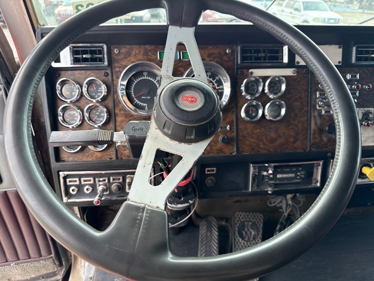 1992-kenworth-t600-image-32