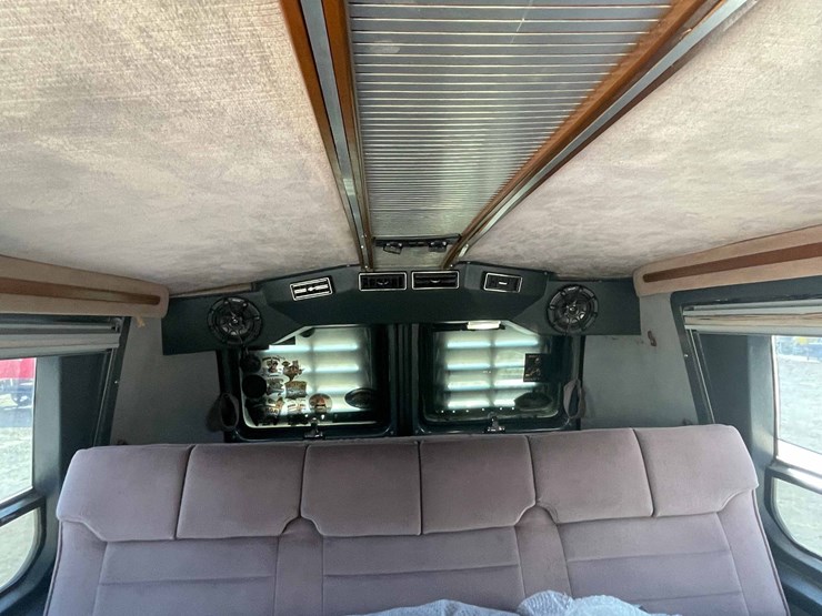 1988-chevrolet-g20-image-56