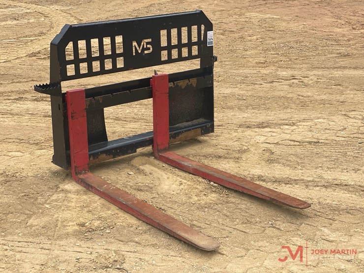 m5-48"-forks-skid-steer-attachment-image-1
