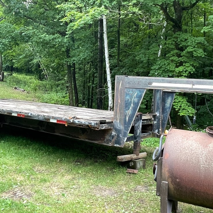 #6105 • Fifth Wheel Flatbed Trailer (No Title)(Sells Bill of Sale)