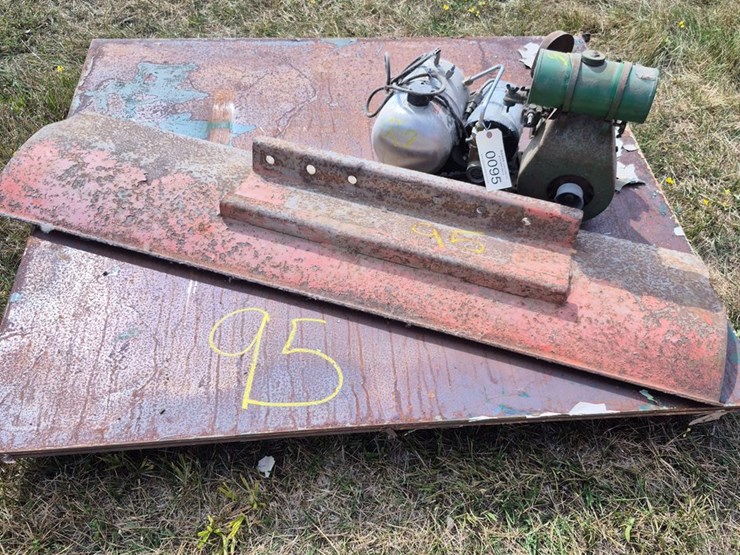 #95-•-pallet-of-scrap-metal-image-1