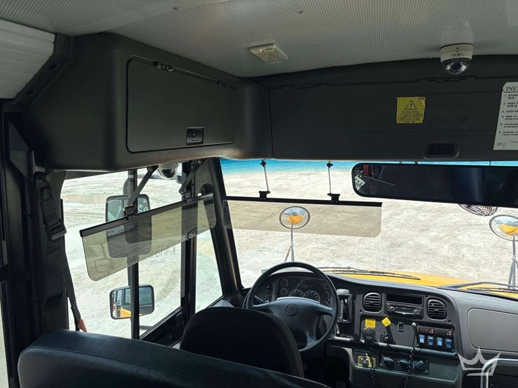 2016-freightliner-b2-image-16