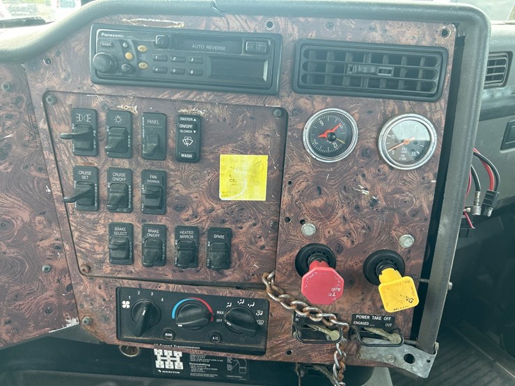 2002-international-9200i-image-27