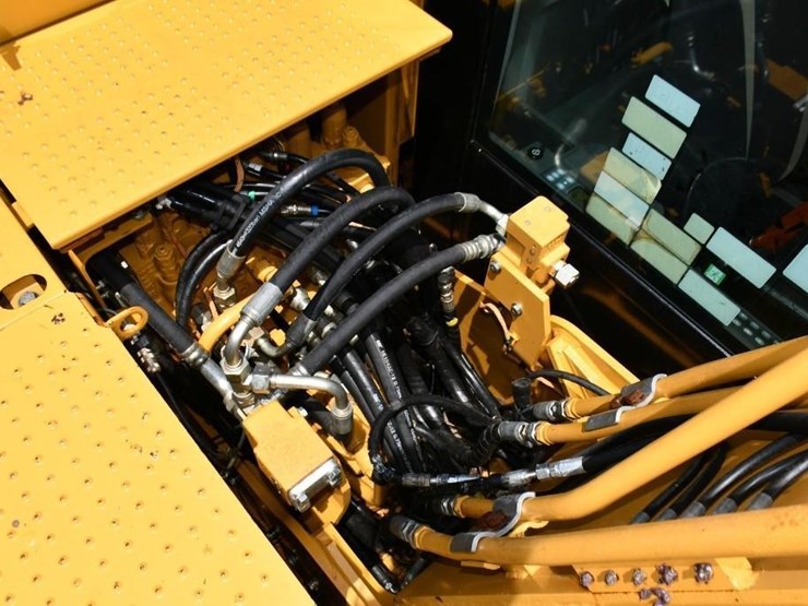 2017-caterpillar-313fl-image-11