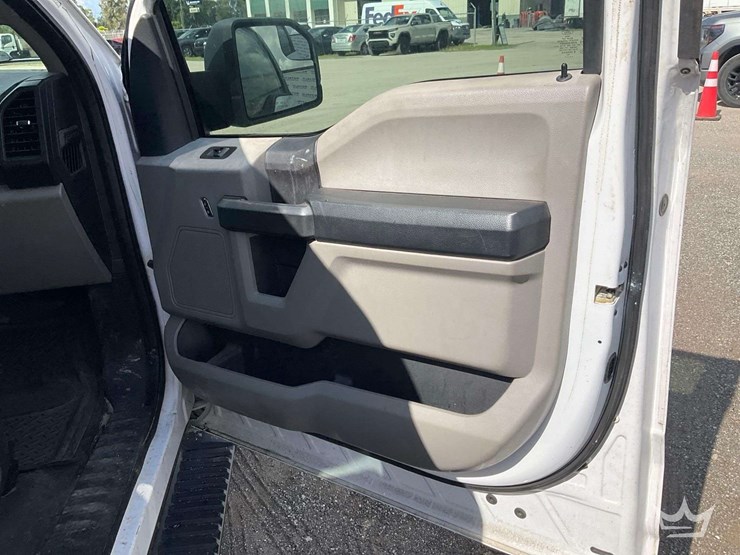 2017-ford-f150-image-21