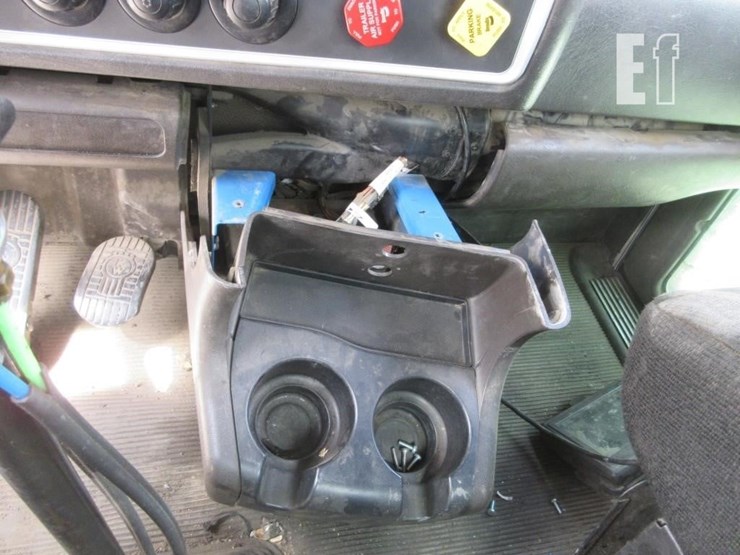 2015-kenworth-t800-image-10