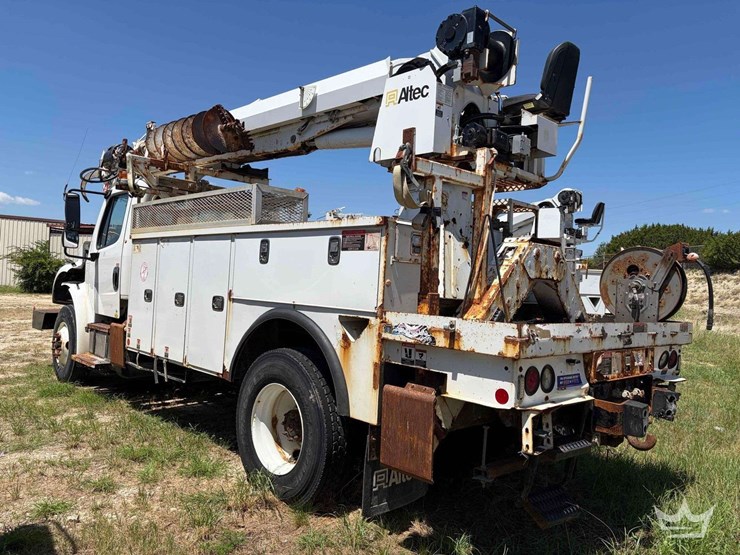 2018-freightliner-m2-106-image-35