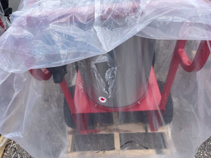 #2202-•-magnum-4000-gold-power-washer-image-12