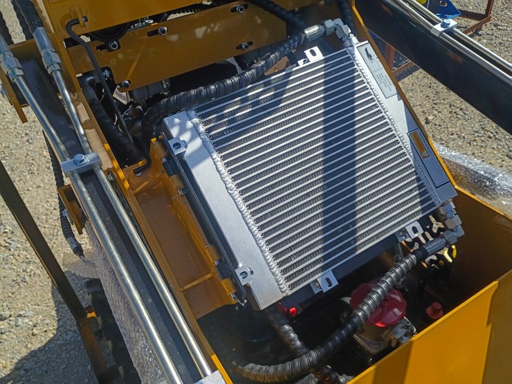 #l66-011-•-2026-agt-mx-crt23-mini-skid-steer-image-12
