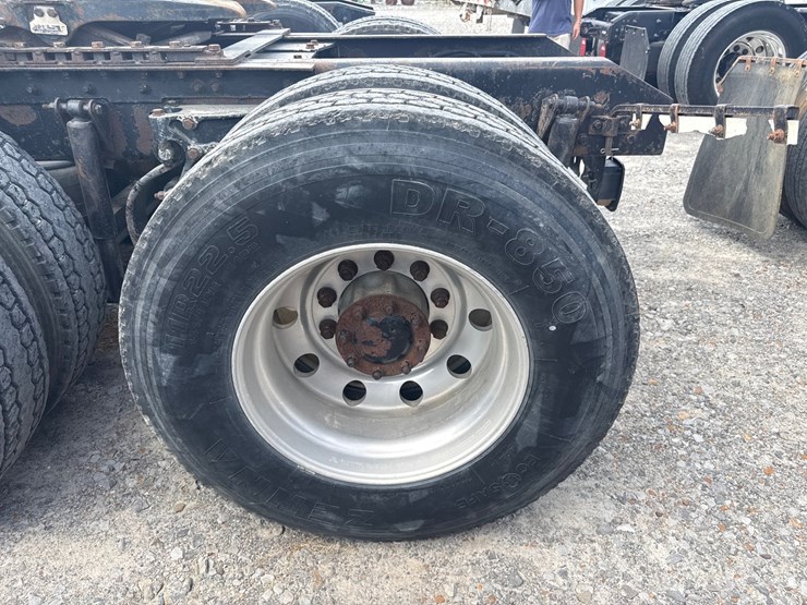2007-kenworth-t600-image-6