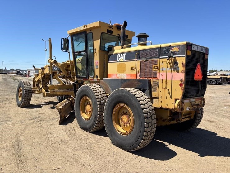2005-caterpillar-143h-image-4