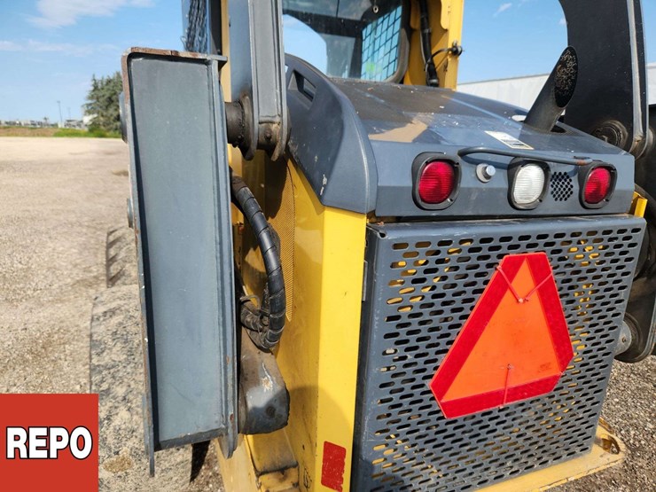 deere-326d-image-42