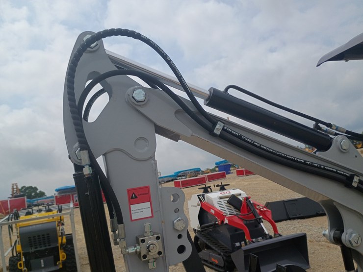 #l73-053-•-2026-ats-me18-mini-excavator-image-21