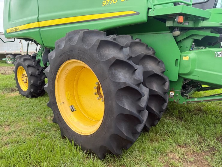 2011-john-deere-9770-sts-image-11