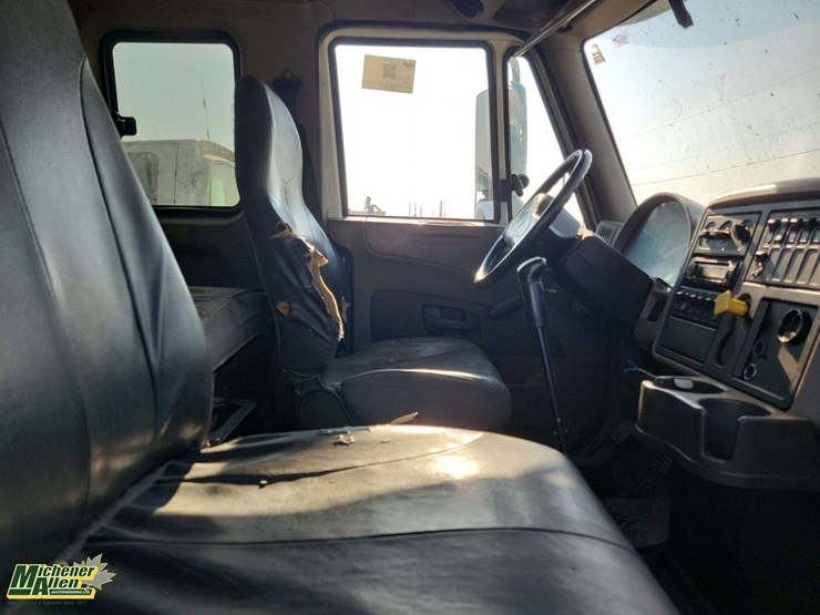 international-durastar-4400-image-30