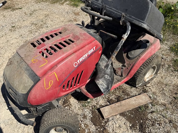 #67-•-troy-bilt-lawnmower-image-2