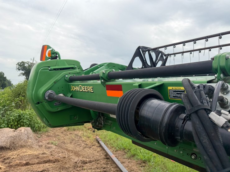 2015-john-deere-630d-image-23