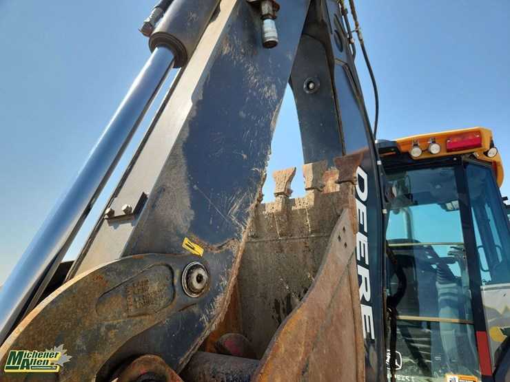 deere-410l-image-42