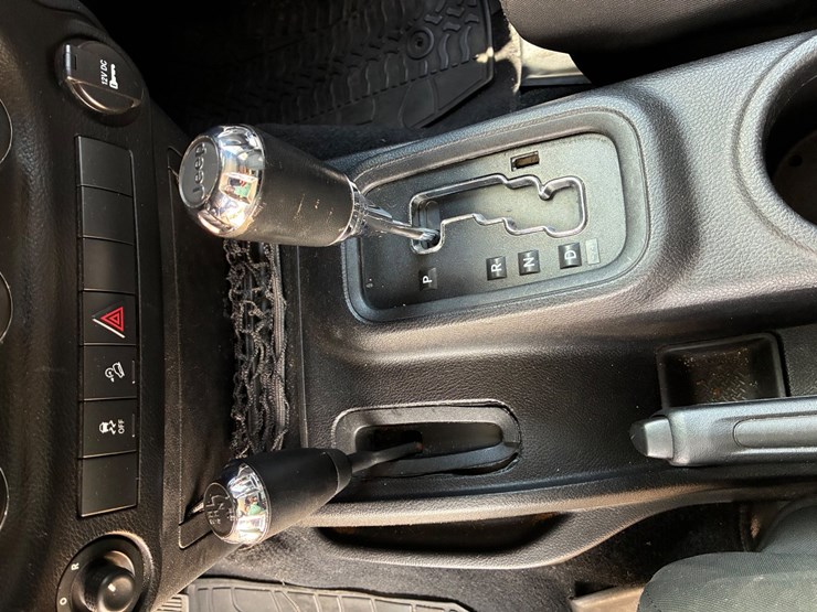 2012-jeep-wrangler-image-8