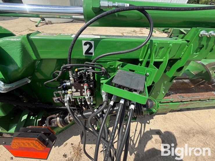 2022-john-deere-c12f-image-14