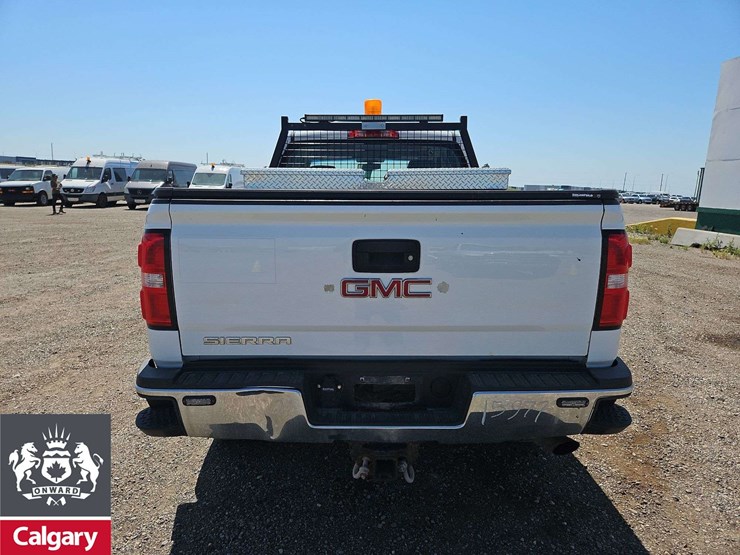 2018-gmc-sierra-2500hd-image-4