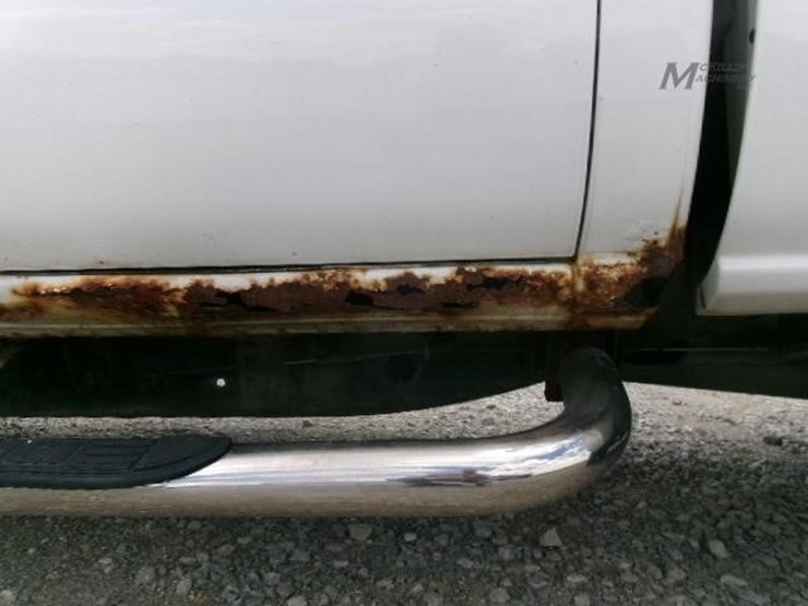2001-chevrolet-silverado-3500-image-17