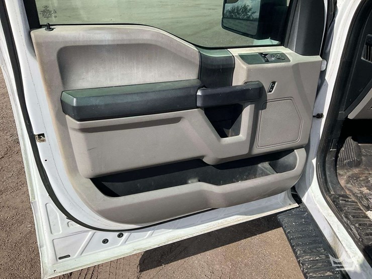 2017-ford-f150-image-11