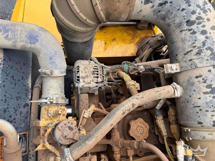 2013-deere-250d-image-37