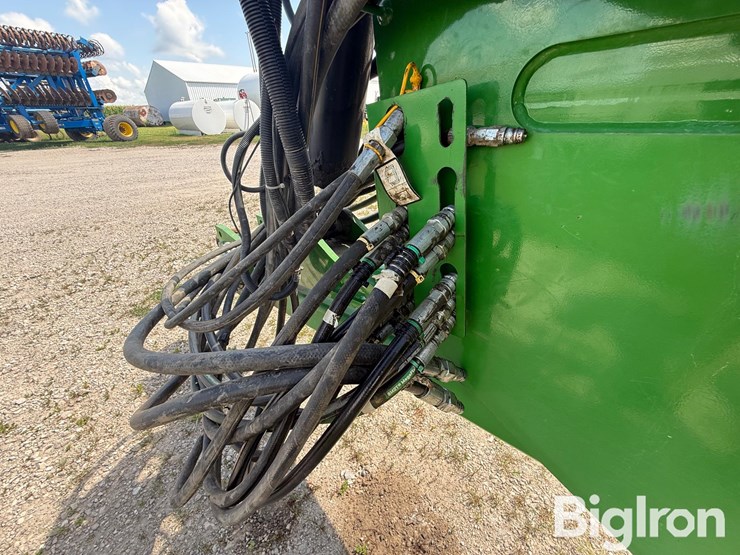 2021-john-deere-db60-image-17