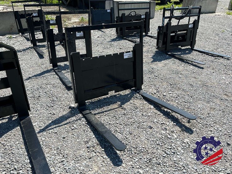 unused-2026-future-ft-xhc-mini-skid-steer-skid-steer-forks---[skid-steer-attachments]-attachment-image-7