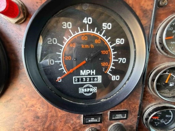 2005-kenworth-t800-image-29