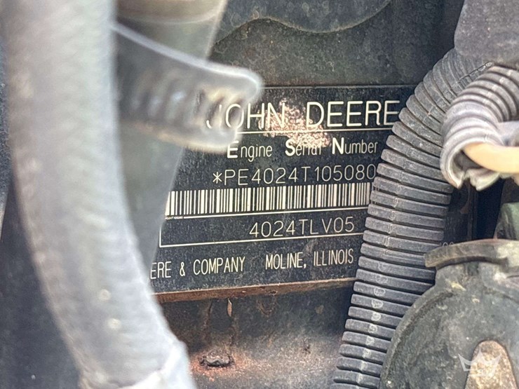 john-deere-utility-loader-tractor-image-10