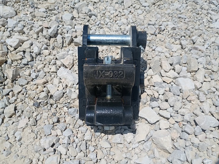 #l63-038-•-quick-coupler-mini-excavator-attachment-image-1