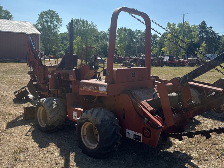 ditch-witch-3210-image-10